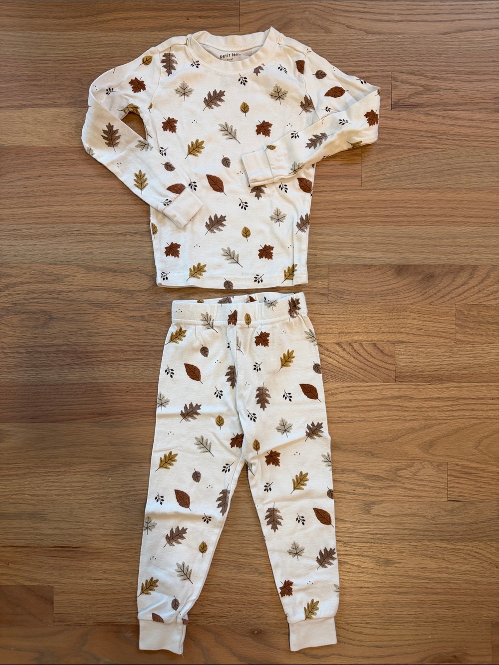 Petit Lem Cream Pajama Set with Brown and Tan Leaf Print Size 3T unisex